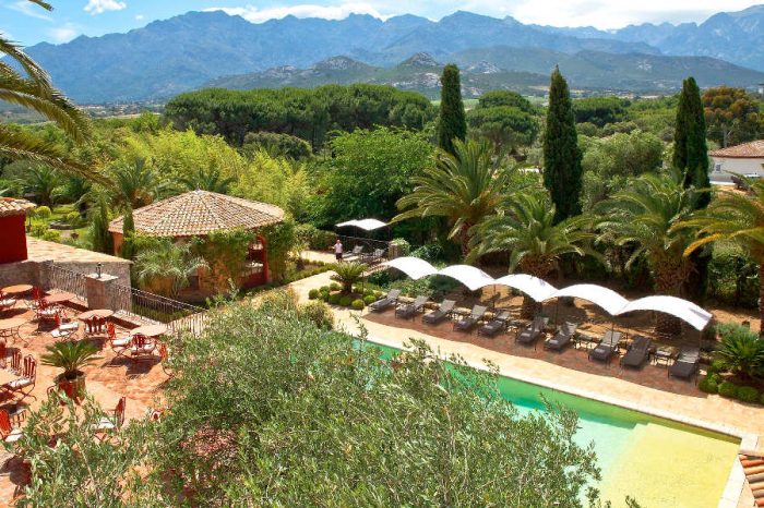 relais-chateaux-hotel-la-signoria-calvi-piscine