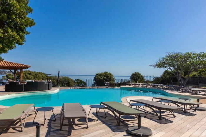 residence-paviddonu-3-etoiles-sud-corse-piscine-amenagee