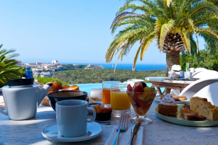 villas-terra-marina-luxe-bonifacio-petit-dejeuner