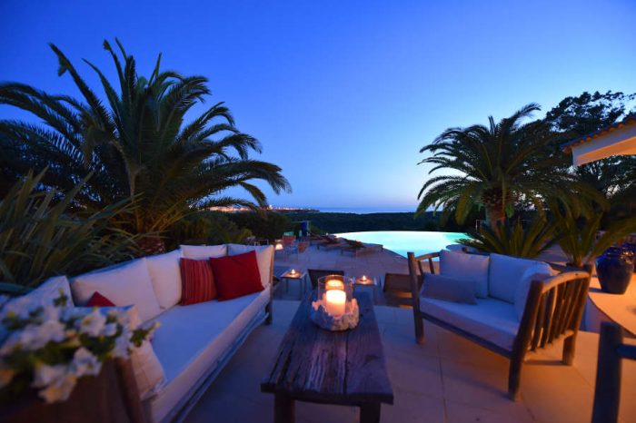 villas-terra-marina-luxe-bonifacio-salon-piscine